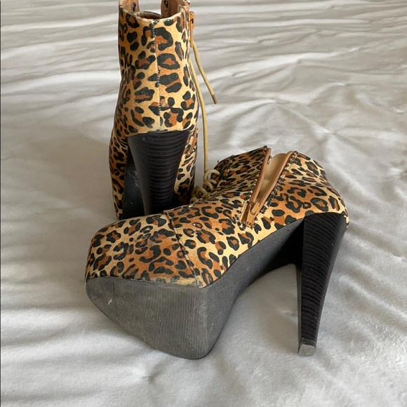 Leopard print platform booties - Picture 5 of 6